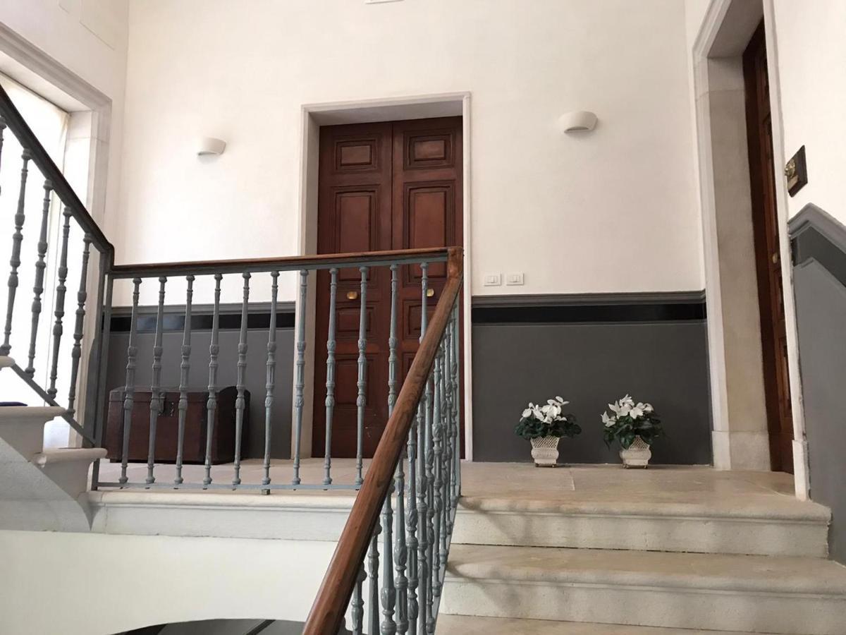 Palazzo Romanelli B&B Trani Buitenkant foto